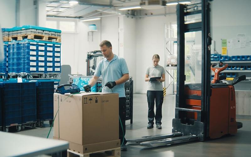 Logistik & Service